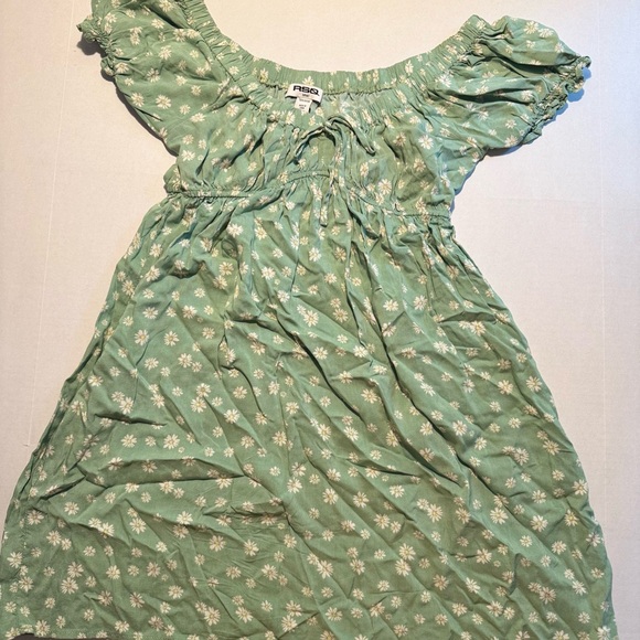 RSQ Green Floral Smocked Dress Small Y2K Daisy - Picture 1 of 4